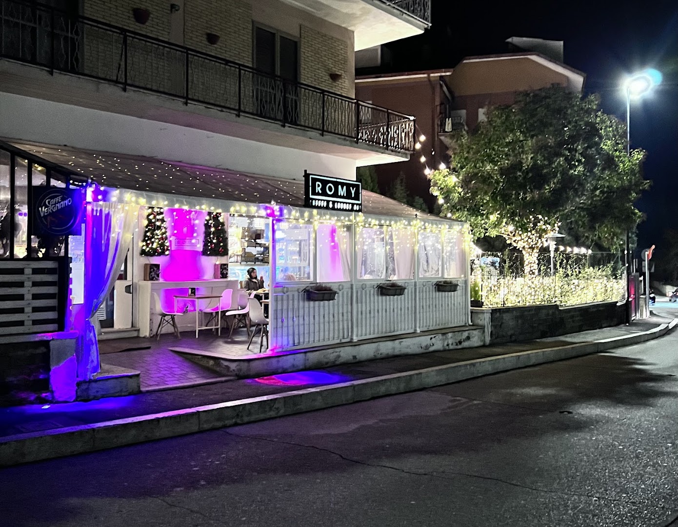 Romy Coffee & Lounge Bar
