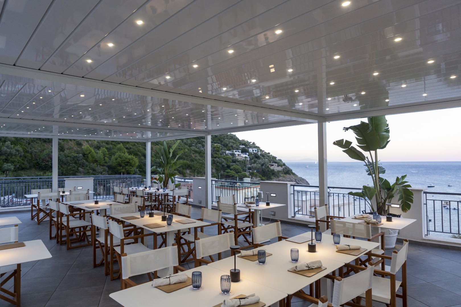 ROOF FIANI Restaurant Pool Bar