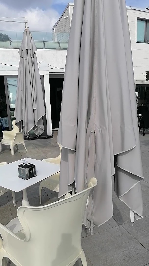 Roof Garden - Lounge Bar