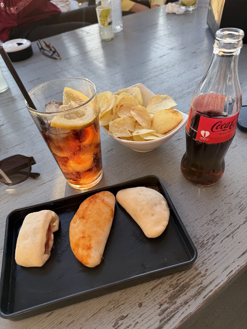 Roof Garden - Lounge Bar