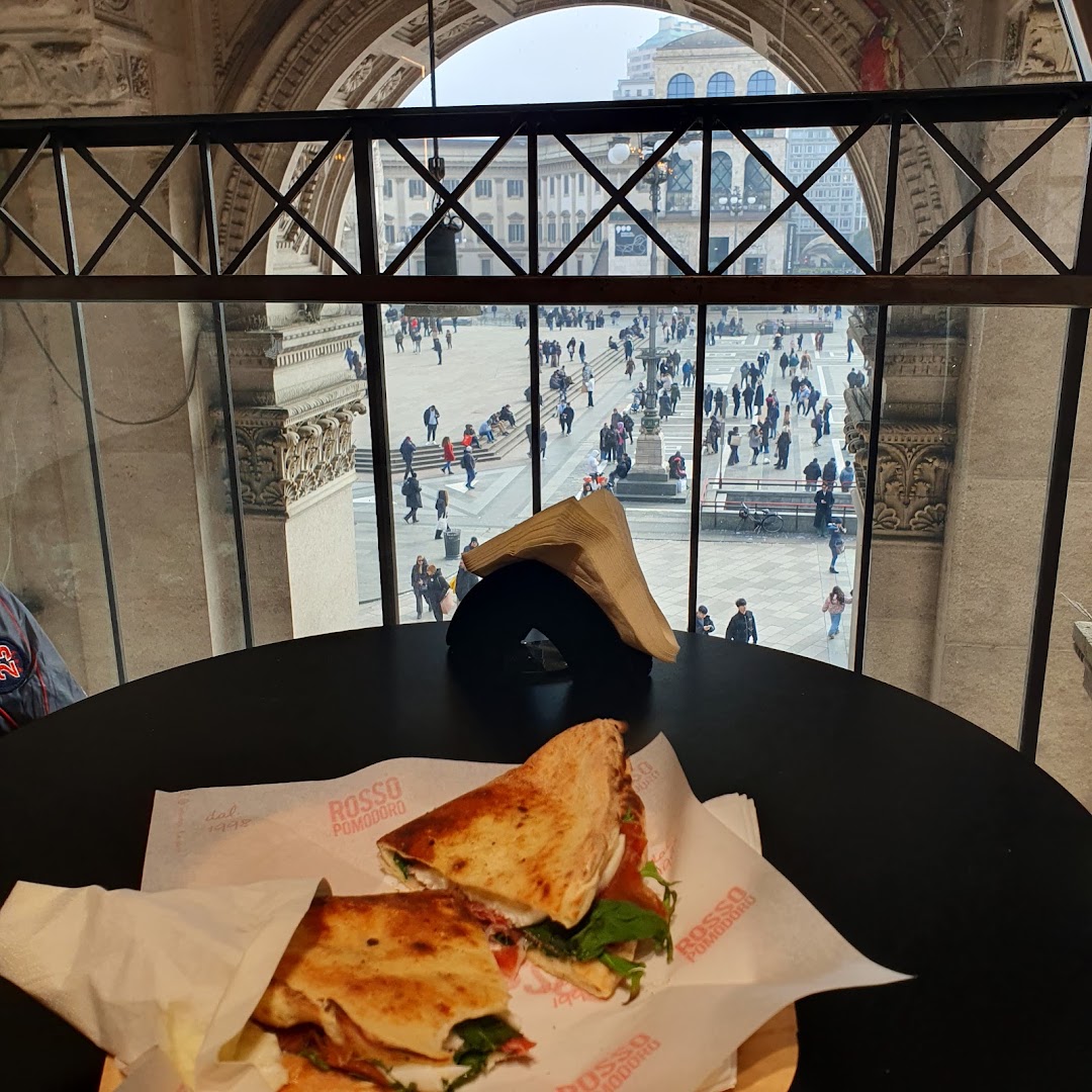Rossopomodoro Milano Duomo