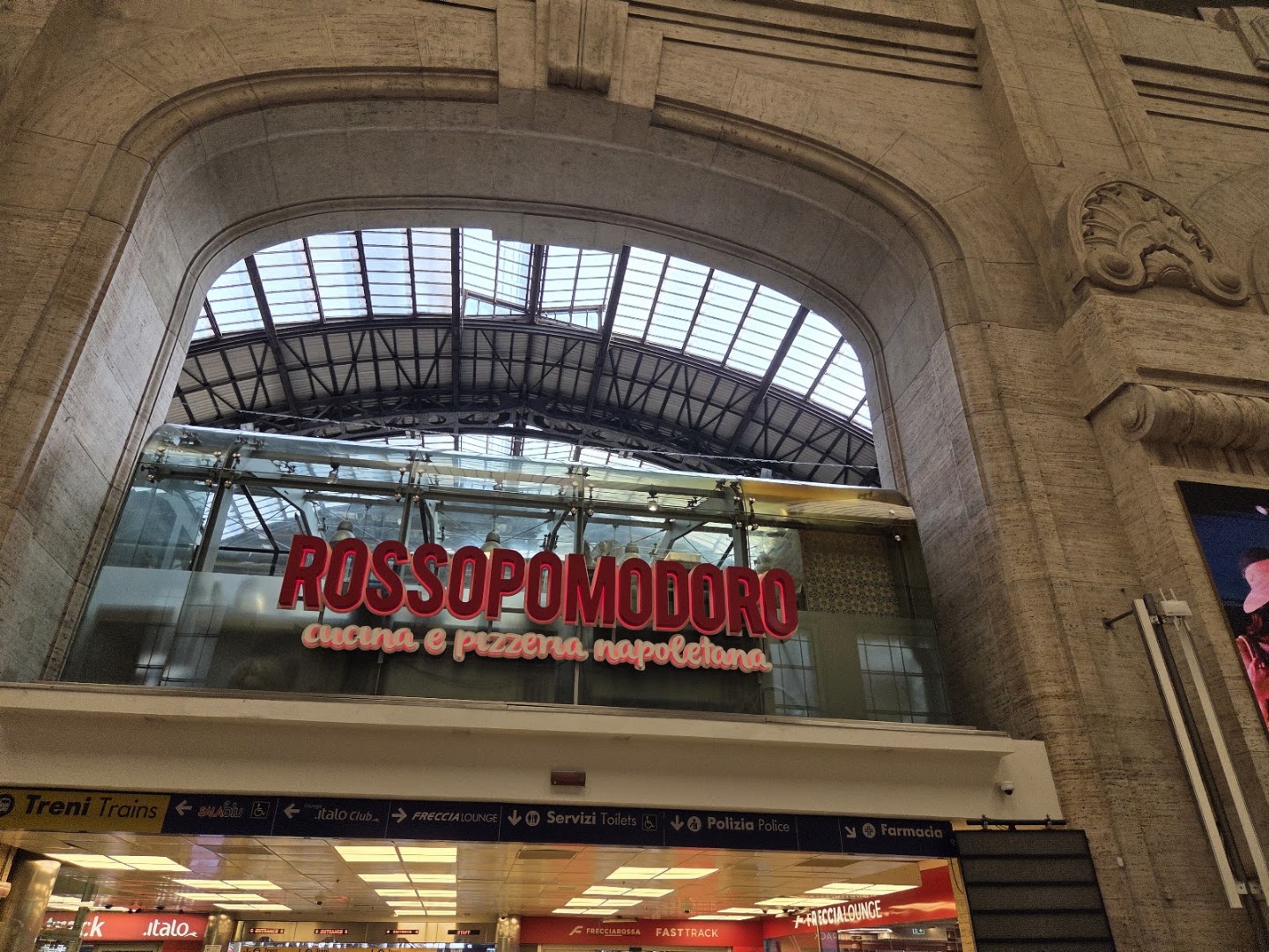 Rossopomodoro Stazione Milano Centrale