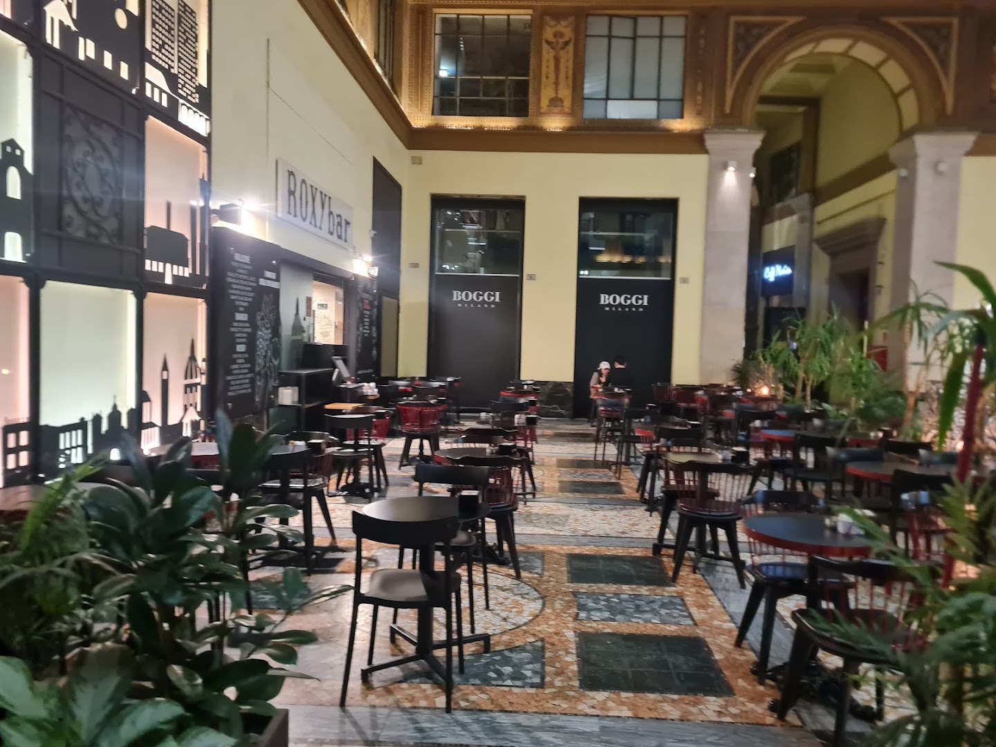 Roxy Bar – Famiglia 051