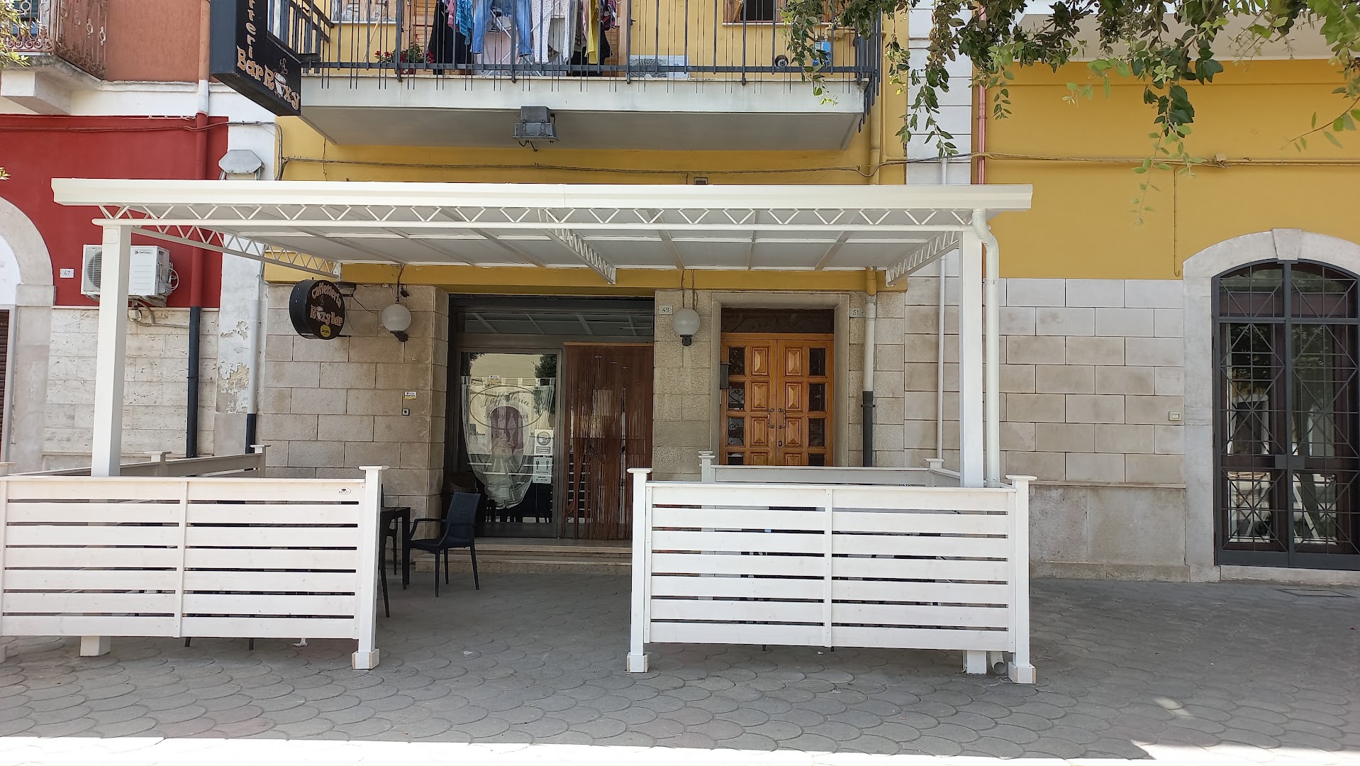 Roxy, Trinitapoli