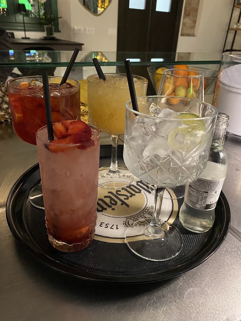 ROY RESTAURANT & BAR