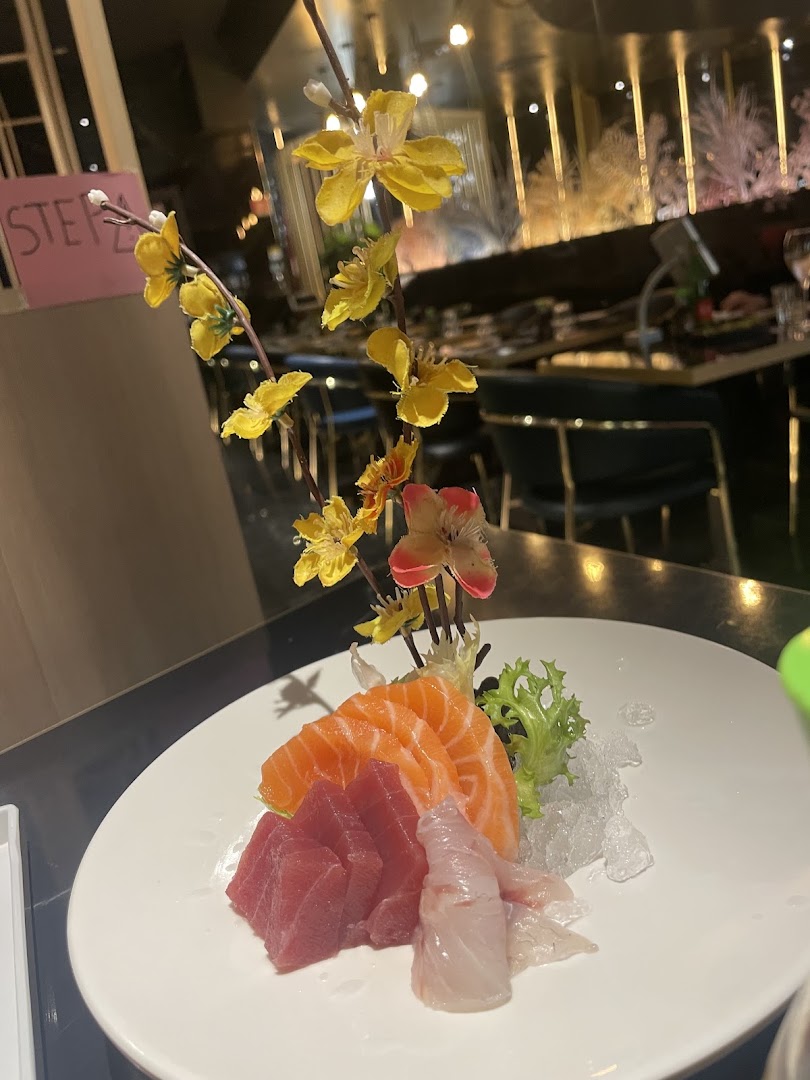 Roya Sushi Restaurant