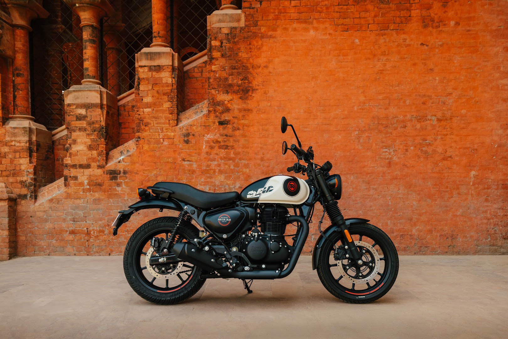 Royal Enfield Garage Café