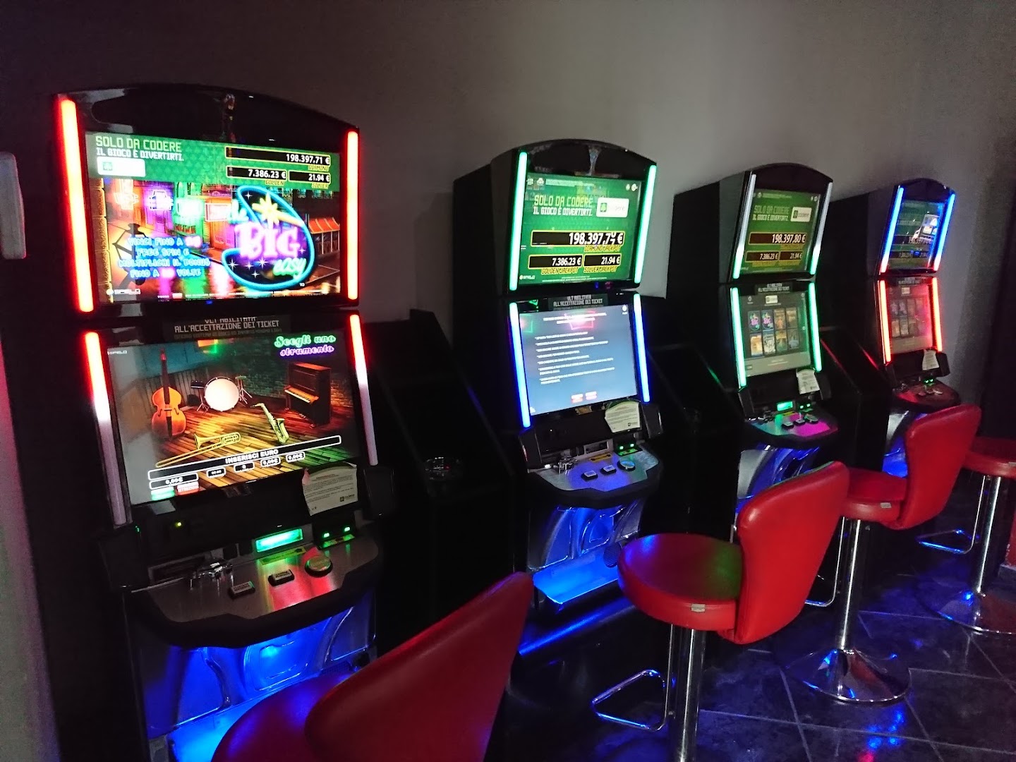 Royal Jackpot / To.Ca.Lo.