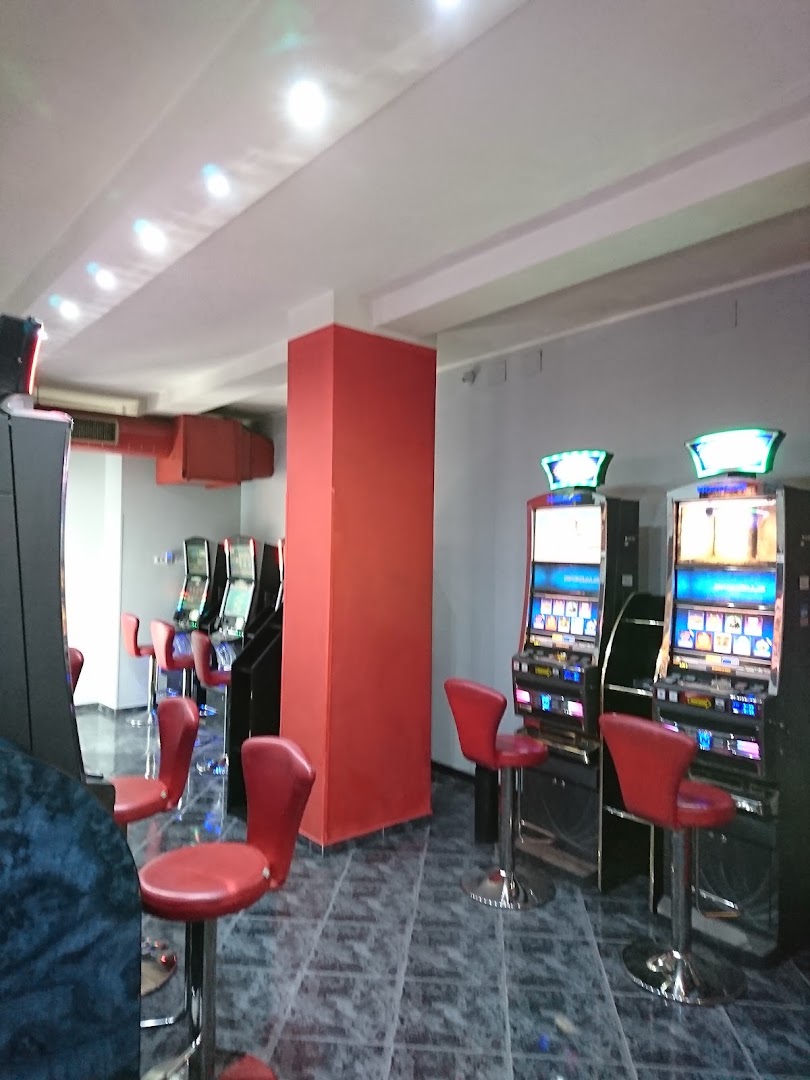 Royal Jackpot / To.Ca.Lo.