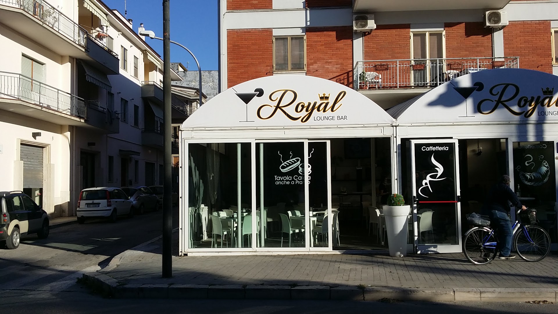 Royal Lounge Bar