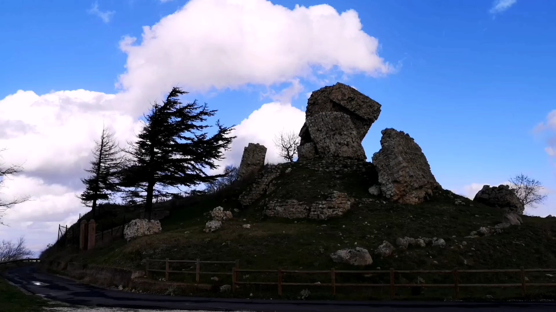 Ruderi Castello Normanno Castellaccio