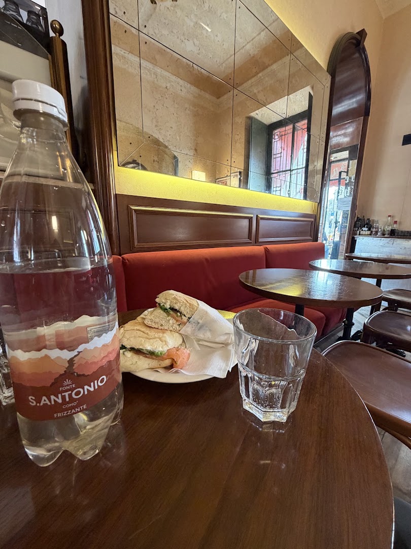 Rue Cafè Rivoli