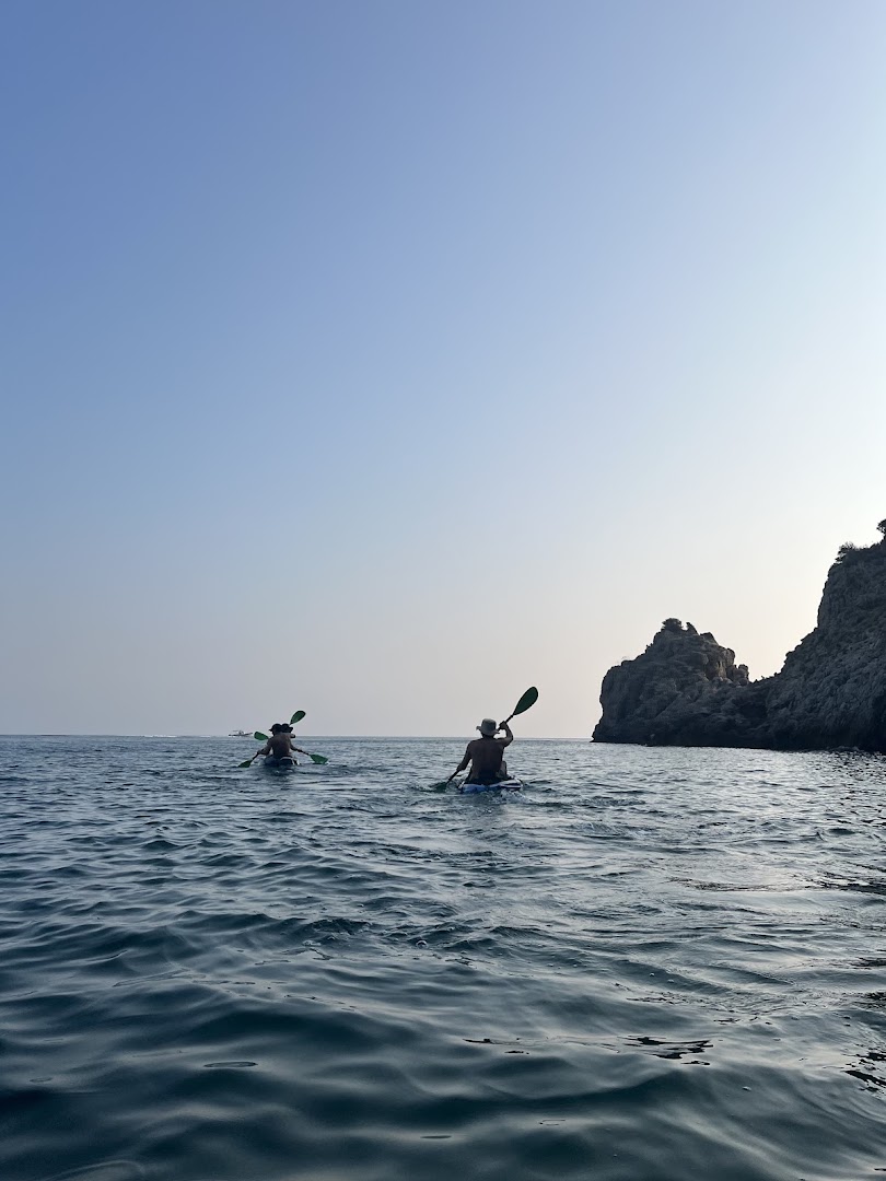 Sailing Resort-Spiaggia attrezzata,noleggio canoe e pedalò