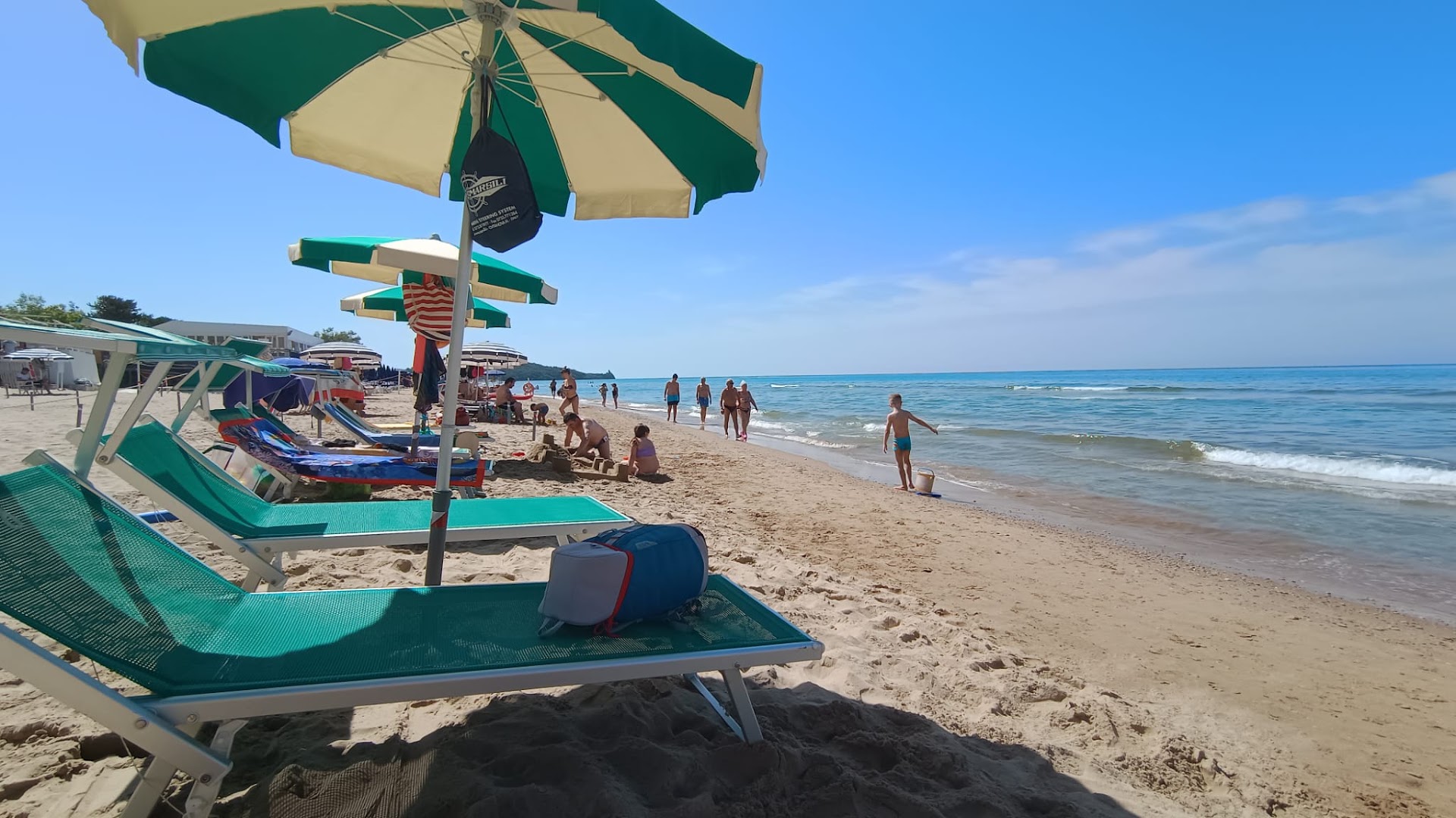 Sailing Resort-Spiaggia attrezzata,noleggio canoe e pedalò