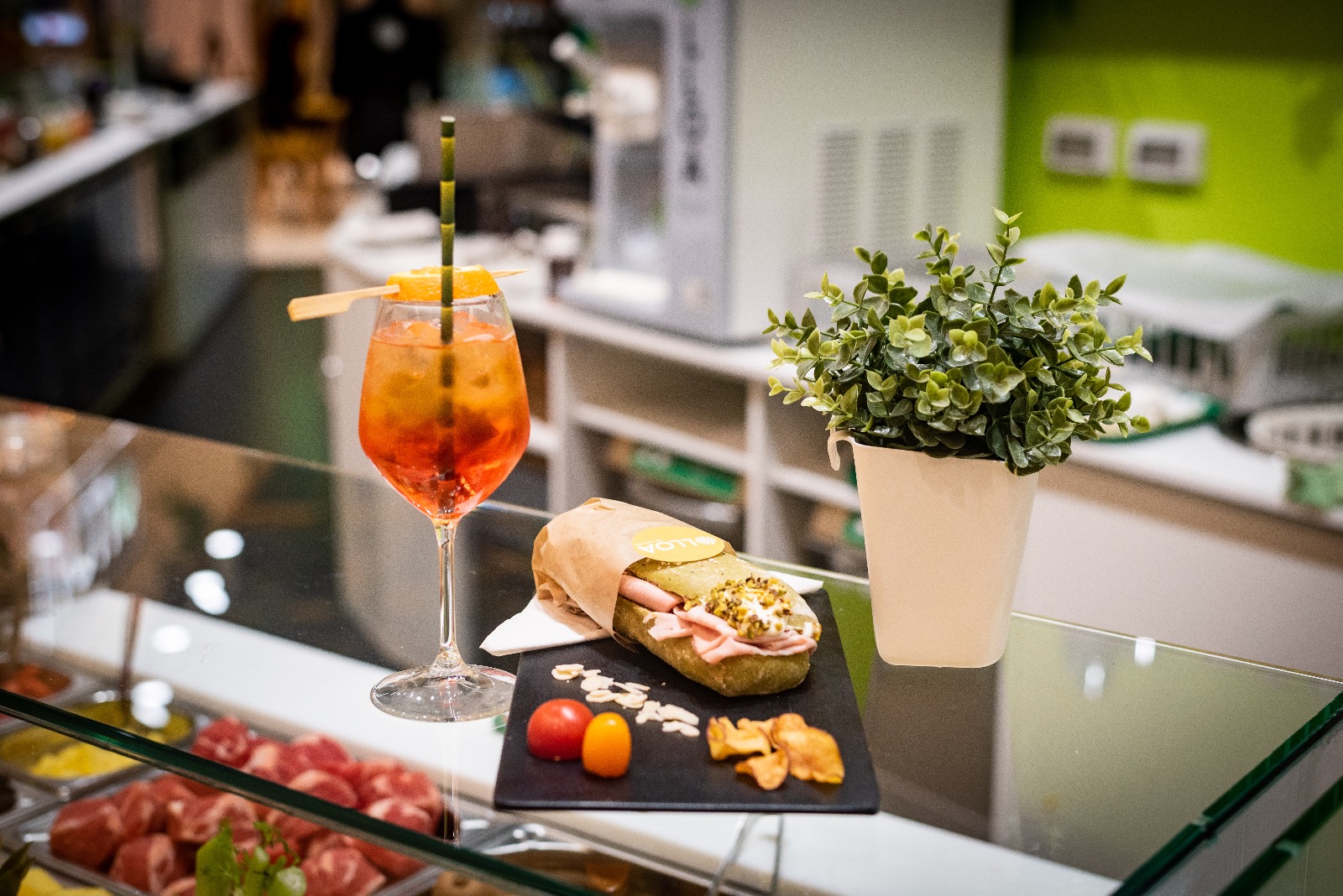 Salad Lloa - Galleria Borromea