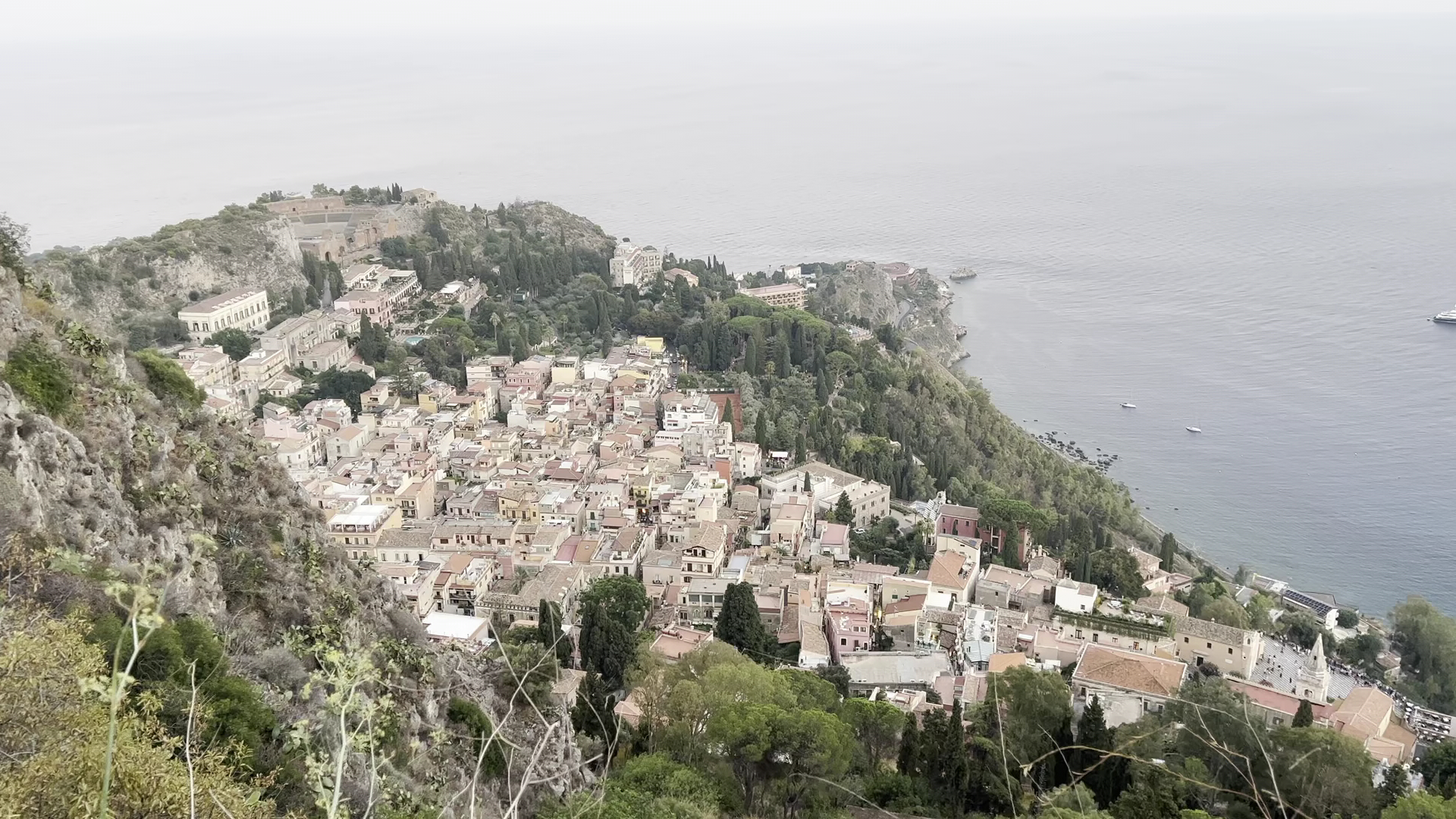 Salita al Castello