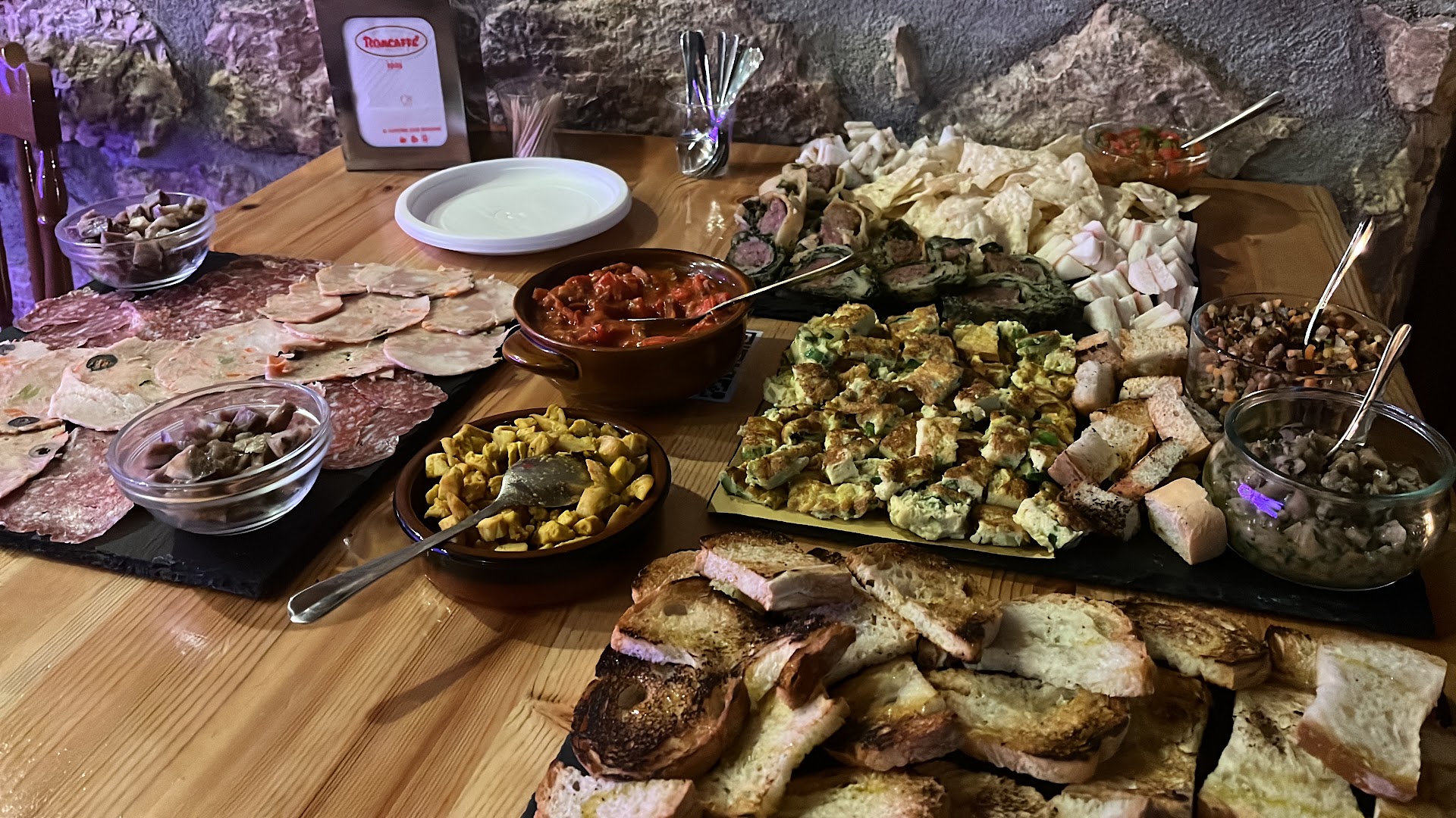 Salloc biergarten, Massa