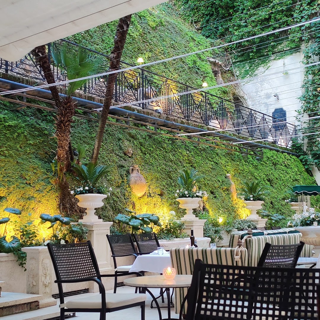 Salone Eva at Palm Court