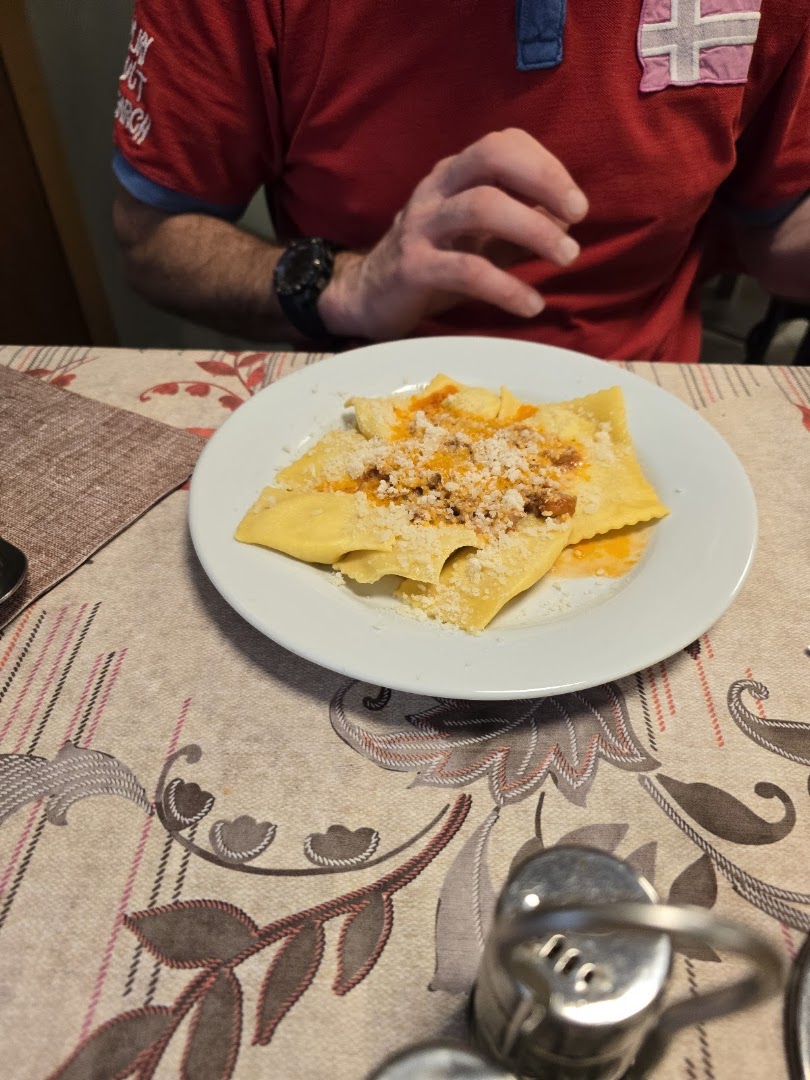 Saloon Trattoria Bar