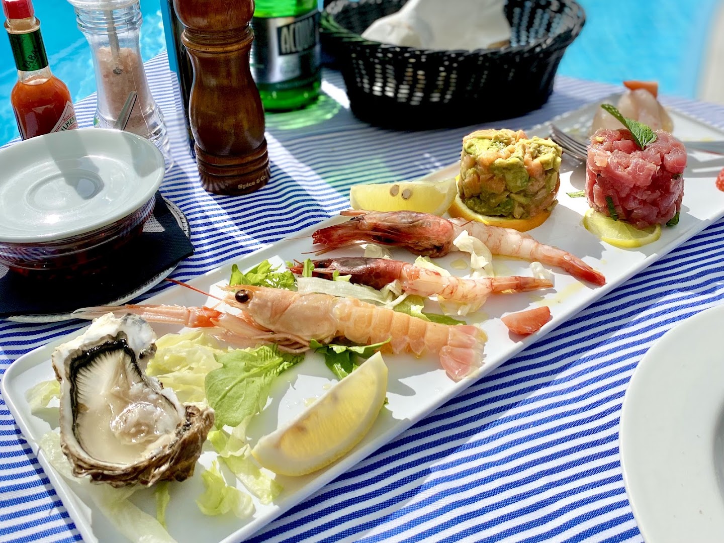 Salus Beach, Restaurant Aperitif & more