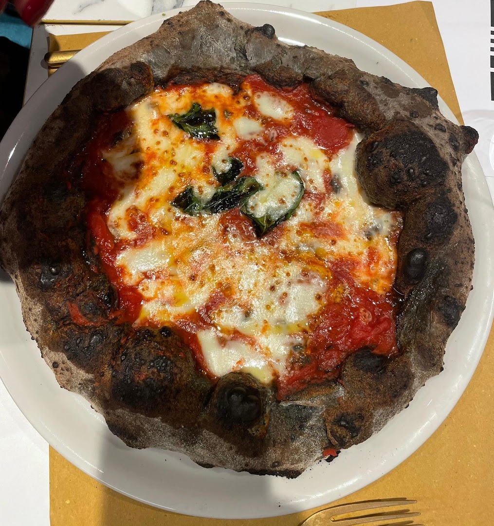 Salvatore Santucci Pizzeria