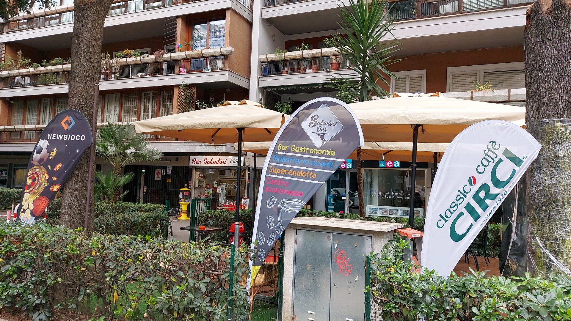 SALVATORI BAR