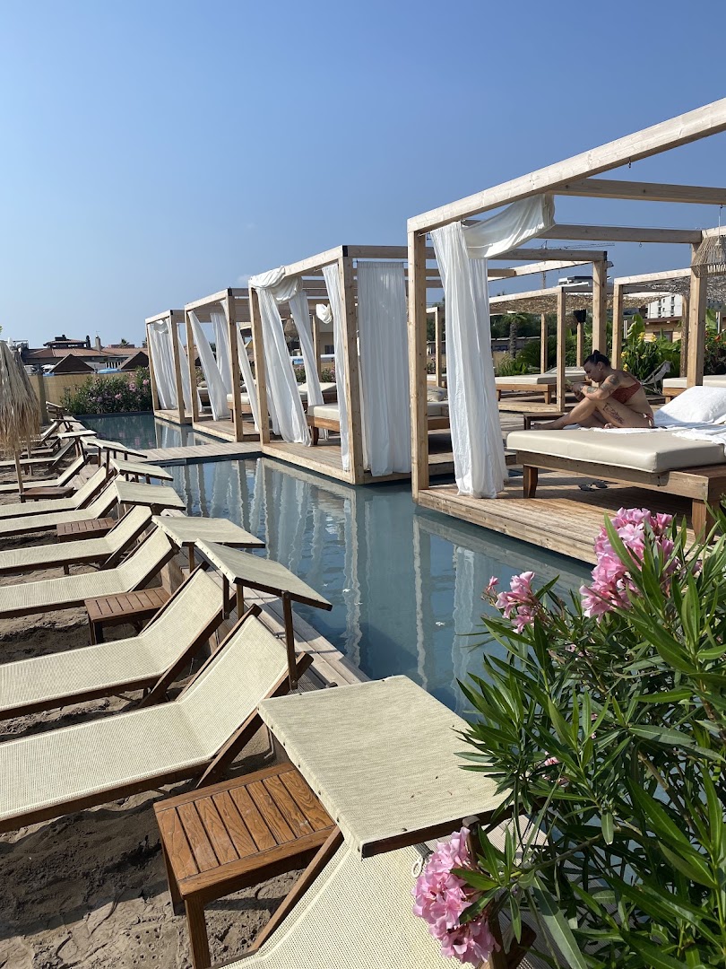 SAND BEACH CLUB SOTTOMARINA