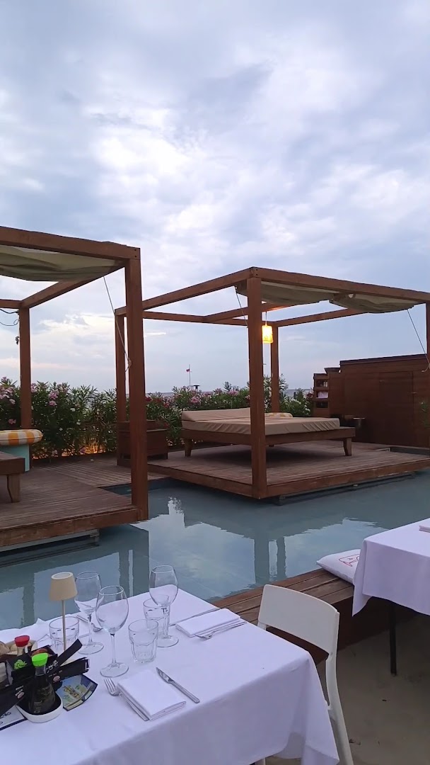SAND BEACH CLUB SOTTOMARINA