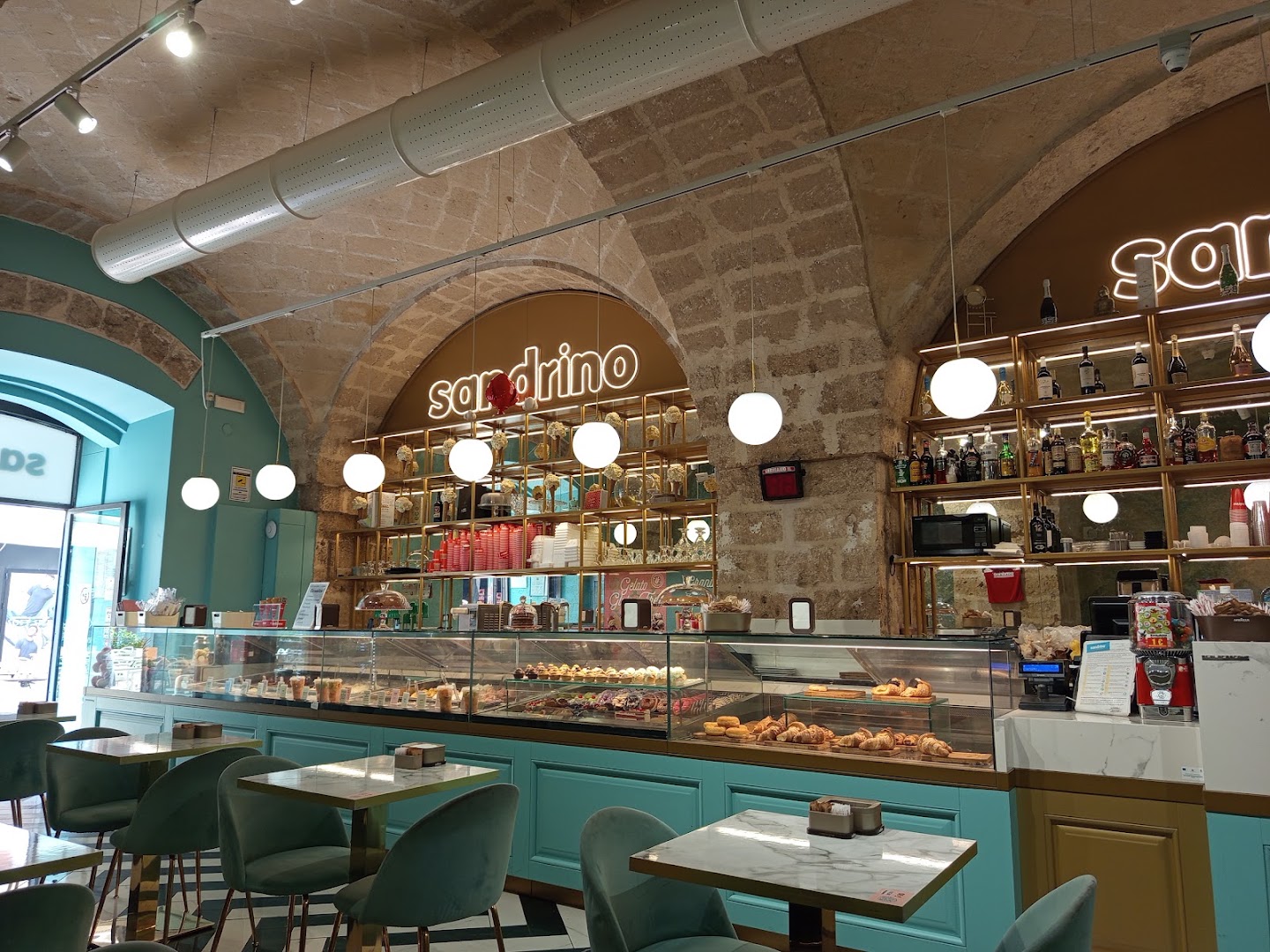 Sandrino, Taranto