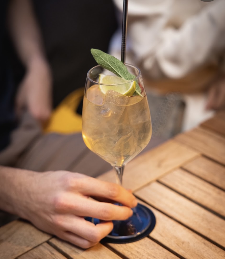 Santa Cocktail Club