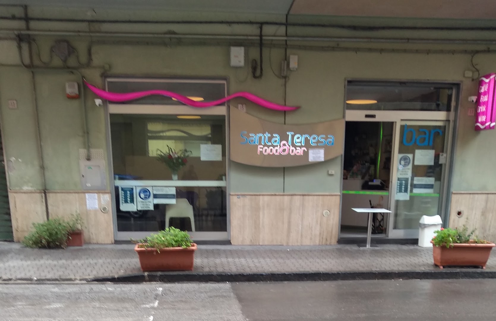 Santa Teresa Food & Bar