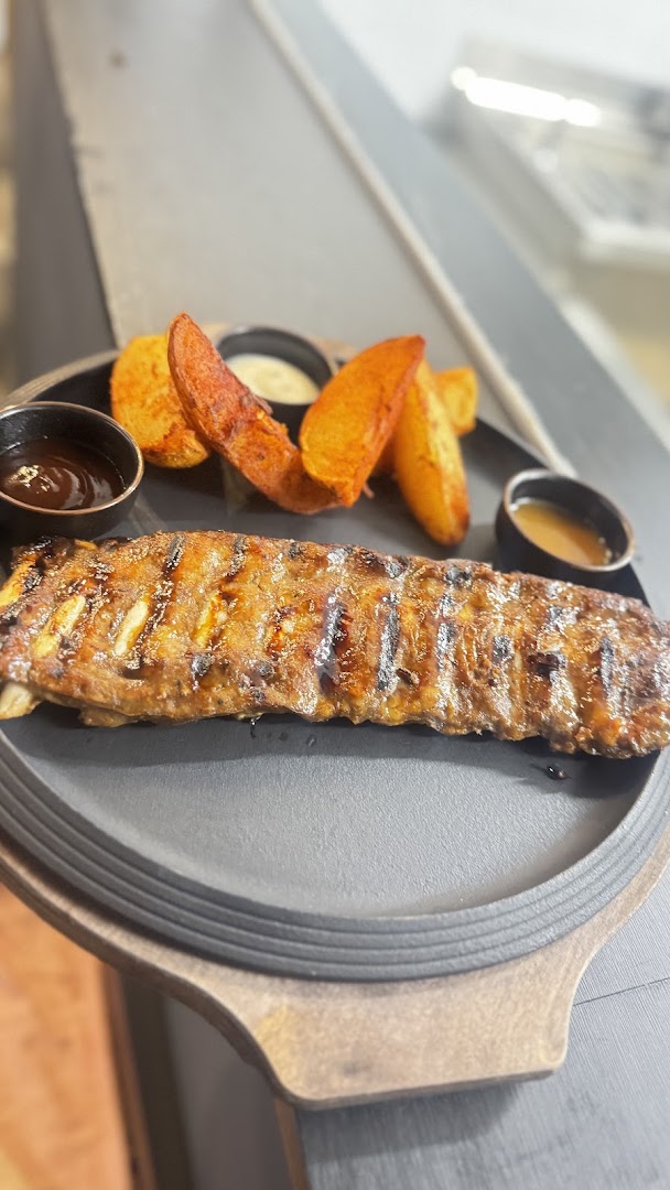 Santissimo Steak House - Food&Drinks