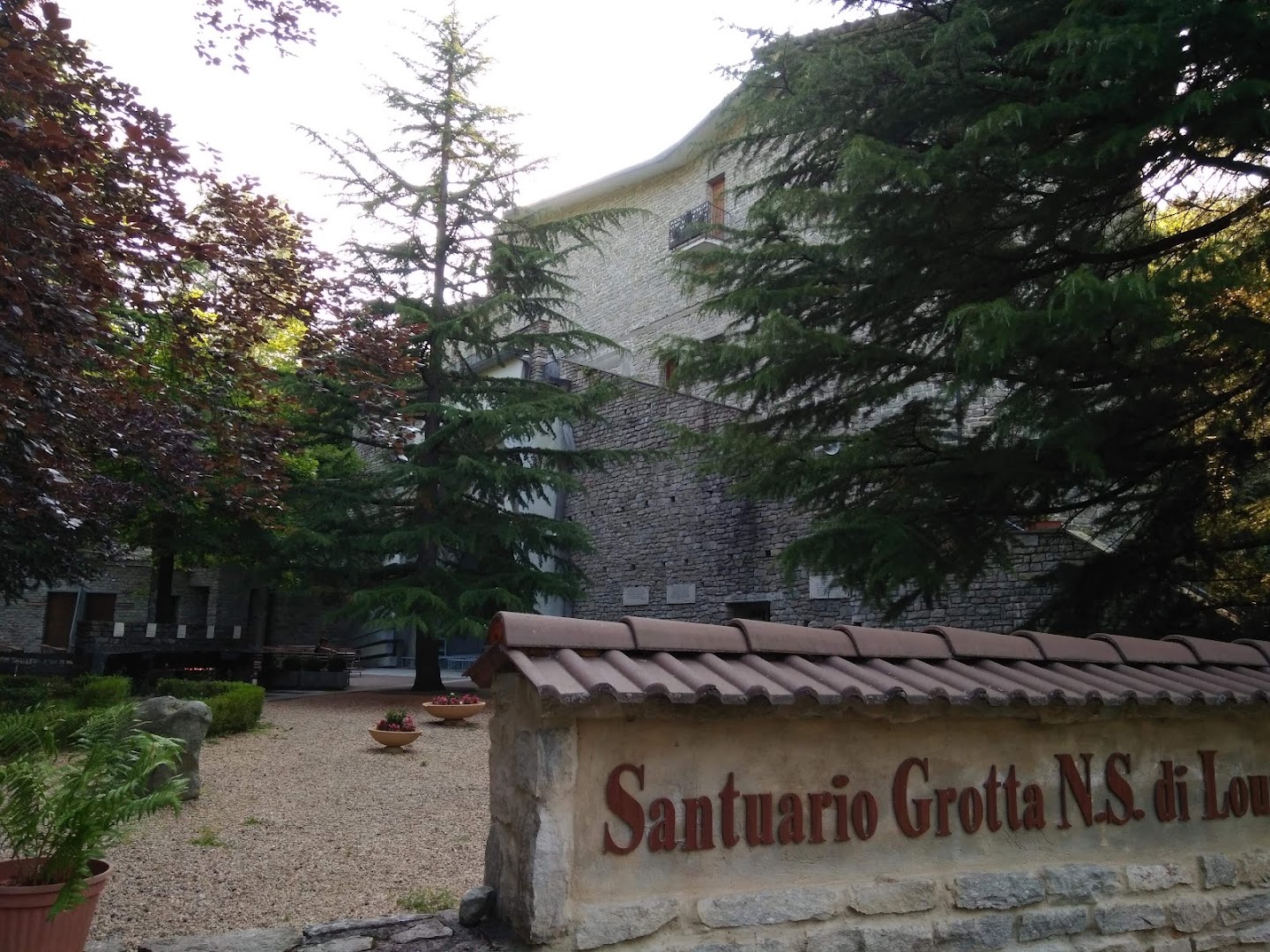 Santuario Grotta di Nostra Signora di Lourdes