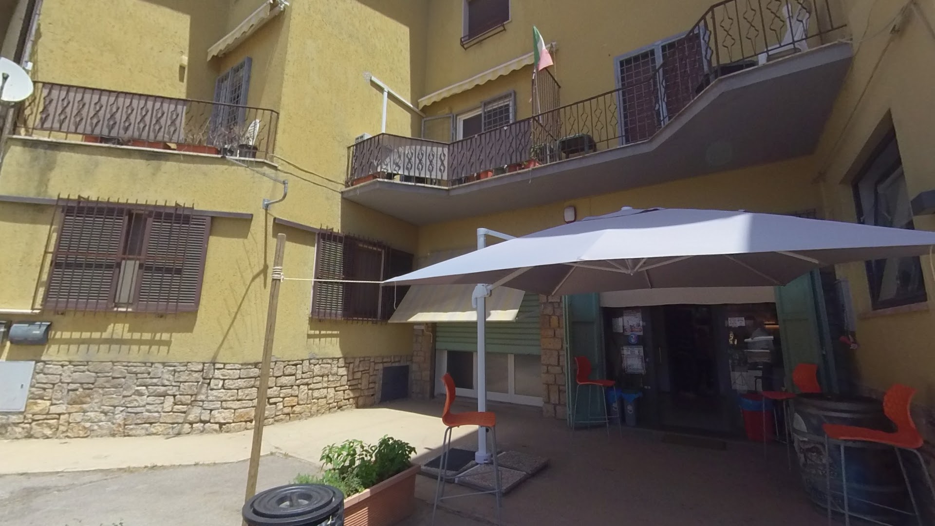 Sara - Il Bar, Manciano