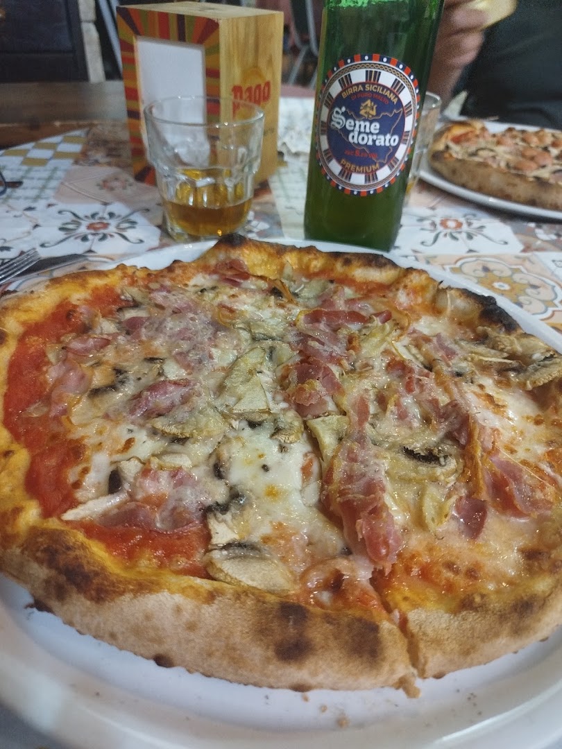 Saxum Pub