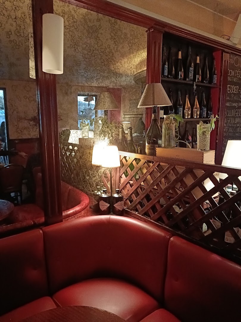Scarlet wine cafè