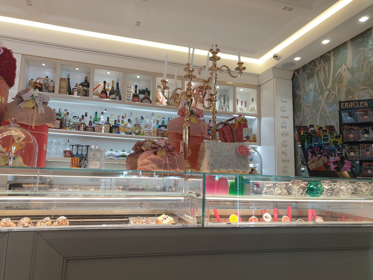 Scotch Bar