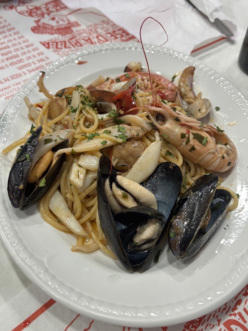 Scugnizzo Pizzeria Trattoria, Napoli