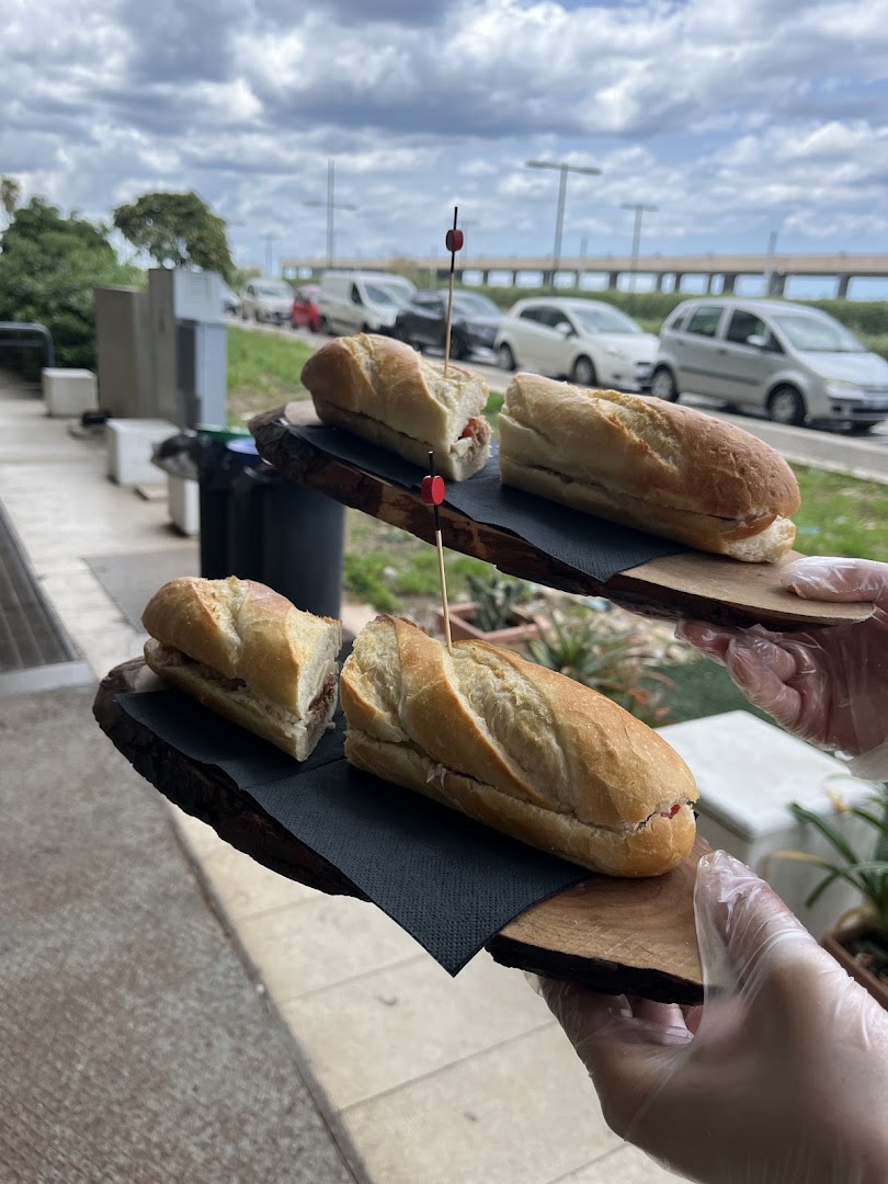 Sea front coffee & food, Bari