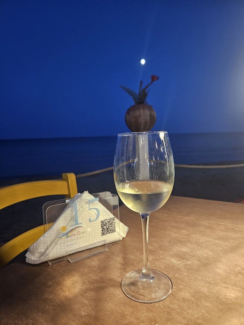 Sea'n Sun Lounge Bar-Restaurant