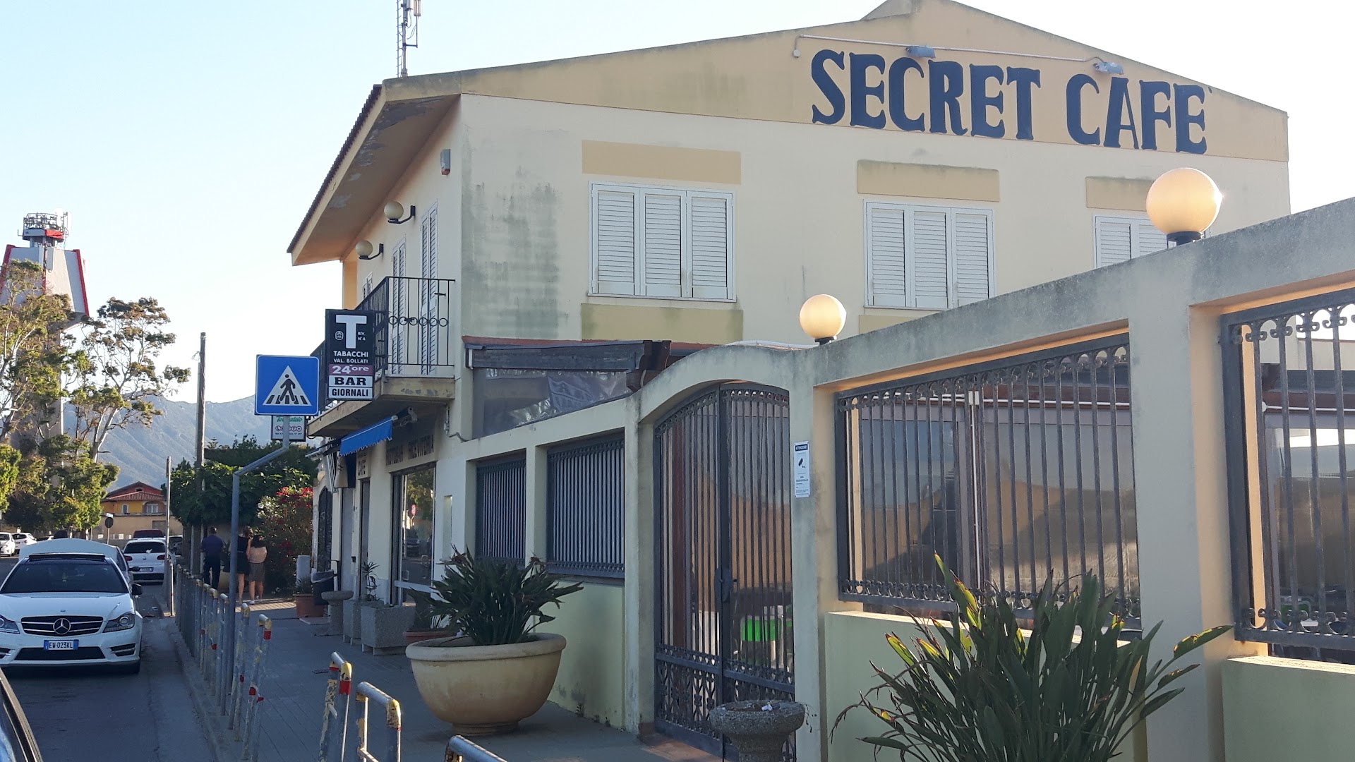 Secret Cafe Di Monica Murgia