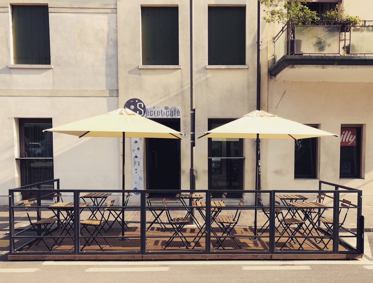 Secret Cafe