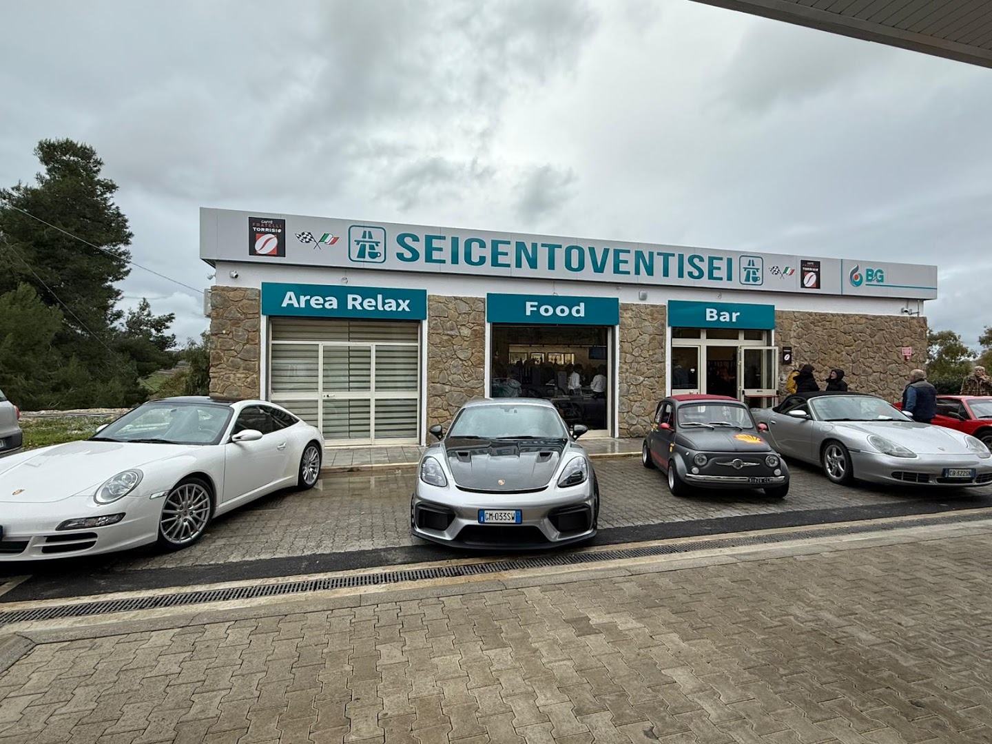 Seicentoventisei Bar