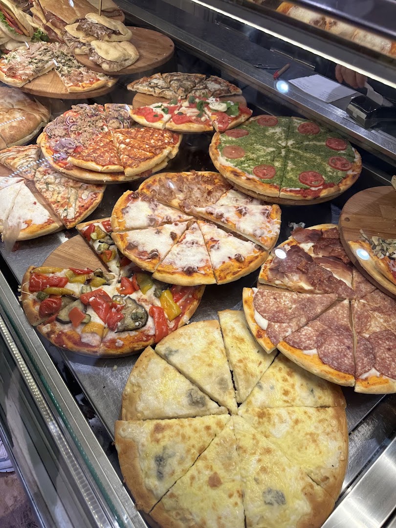 Self service pizzeria
