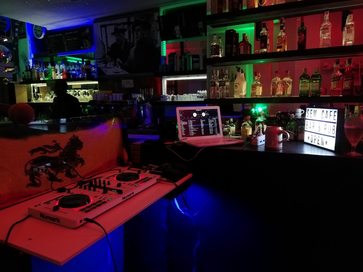 Sem Bar, Parma