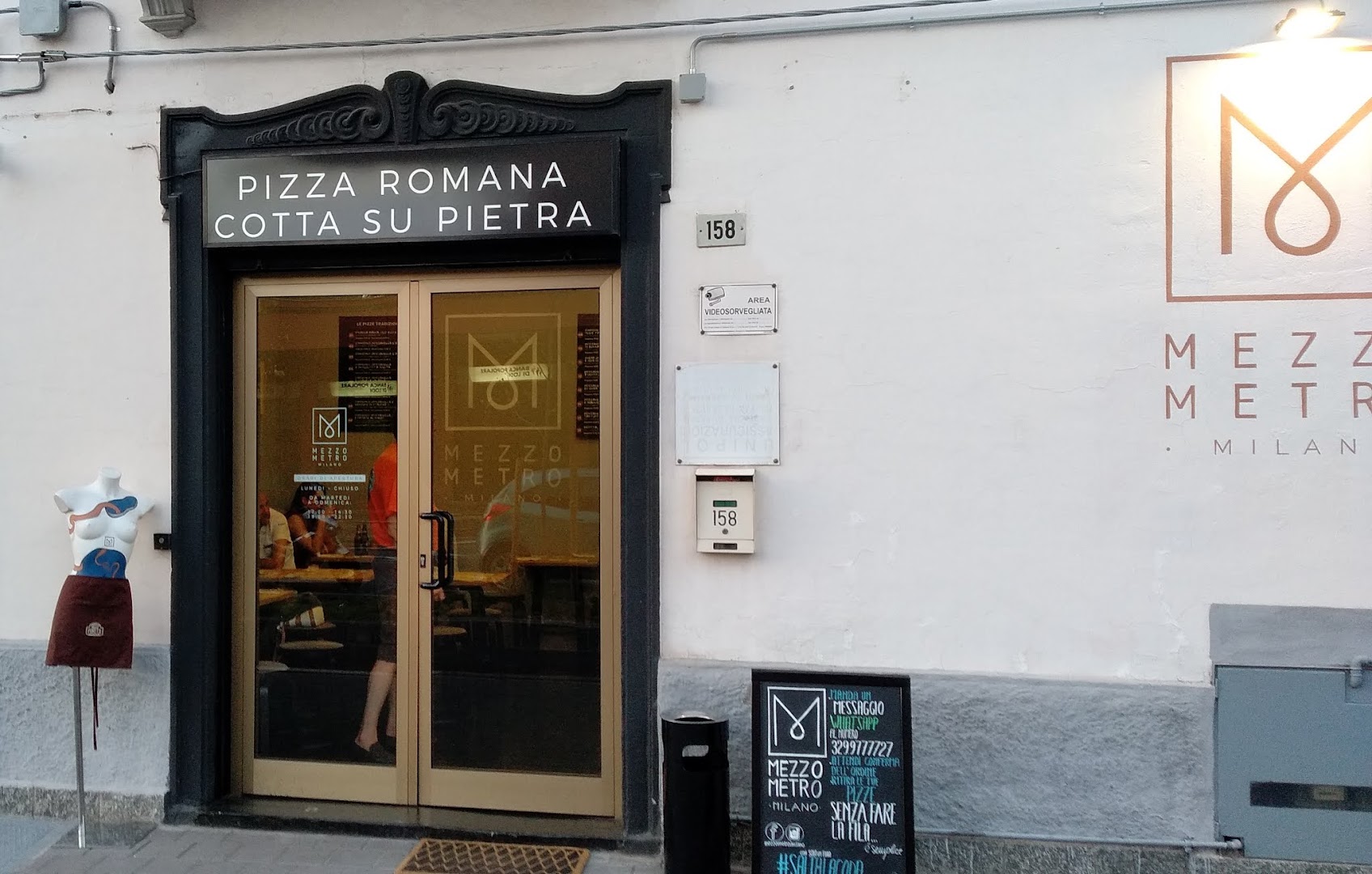 Semplice by mzmtr, Pero
