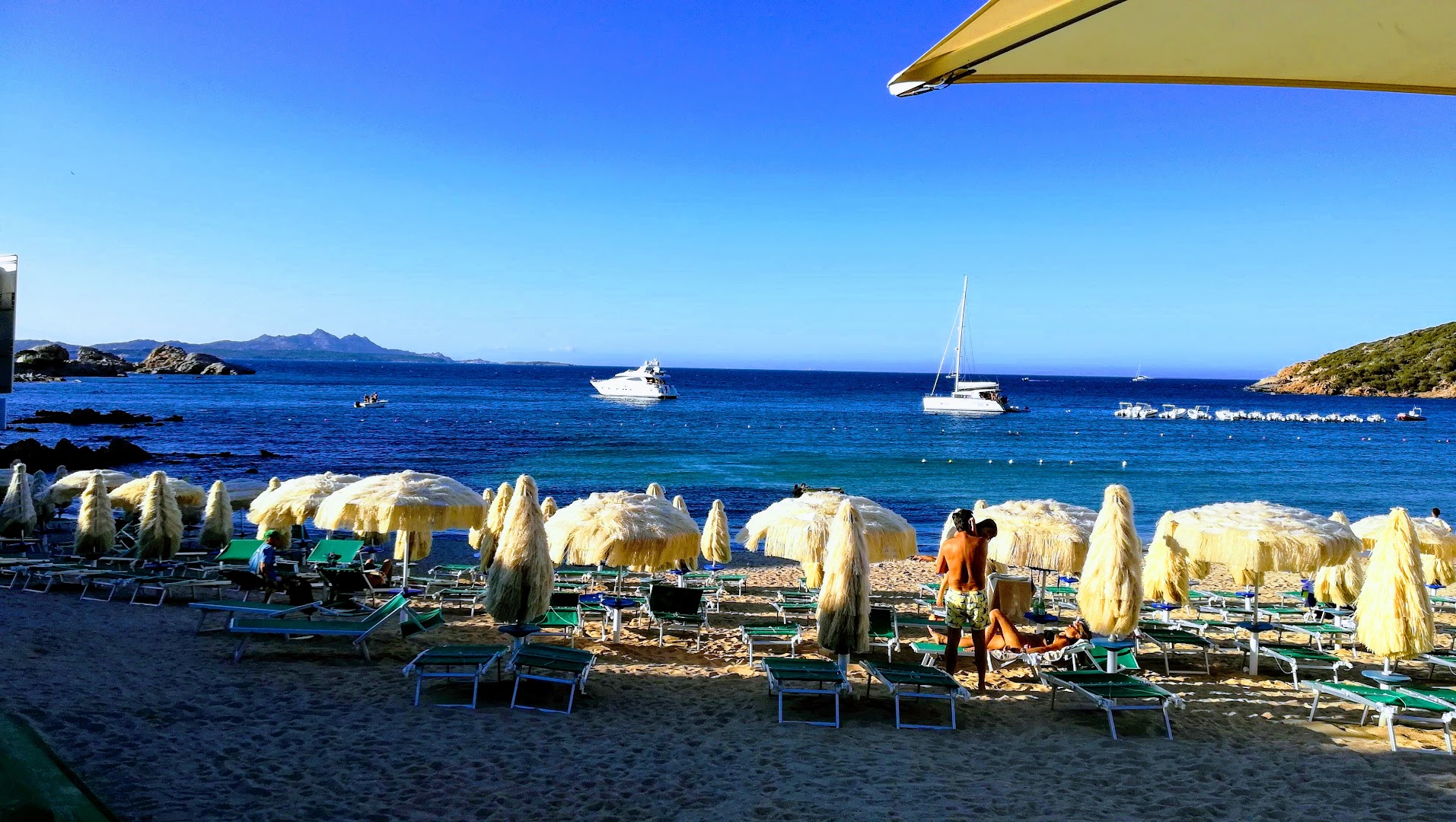 Servizio noleggio ombrelloni Approdobeach