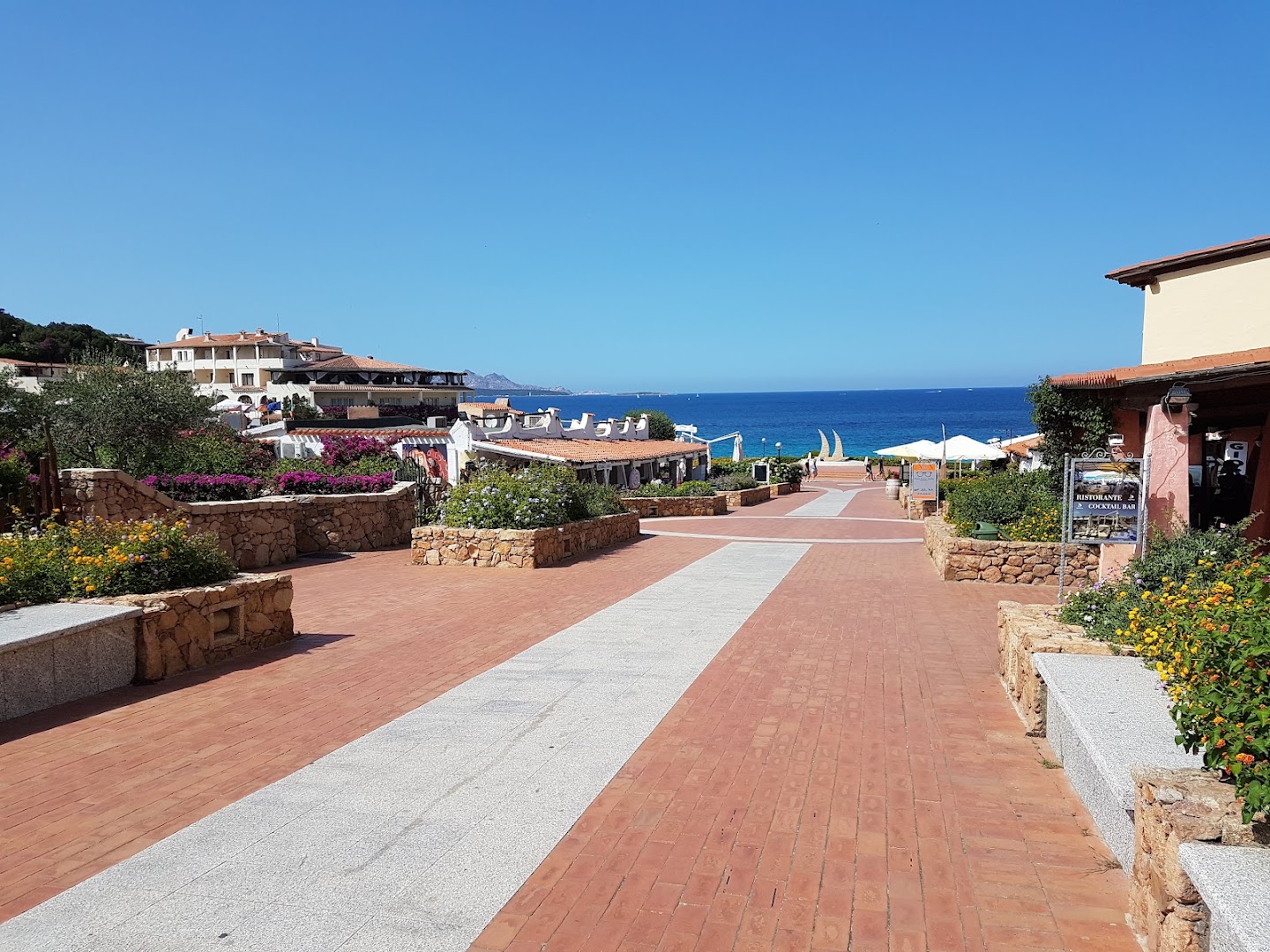 Servizio noleggio ombrelloni Approdobeach