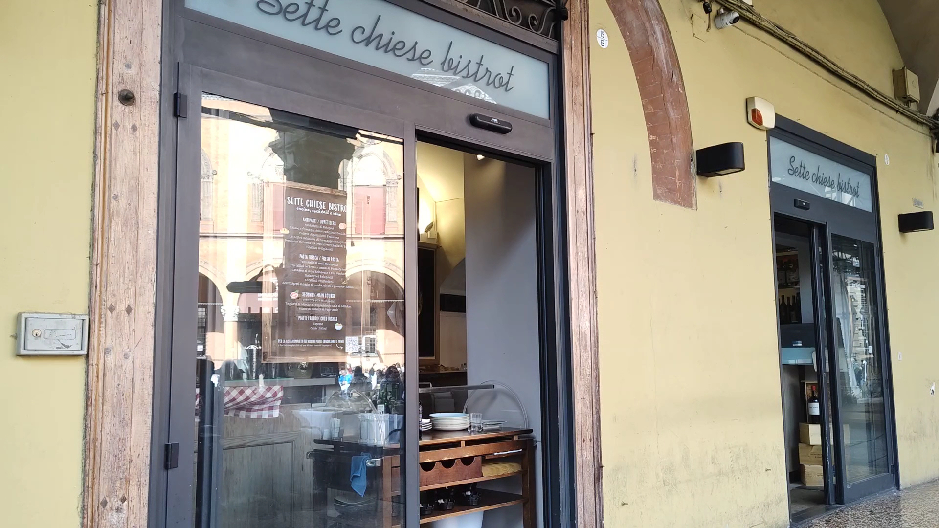 Sette Chiese - Bistrot in piazza a Bologna