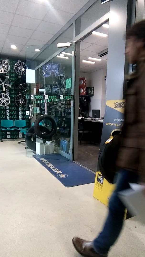Setti Pneumatici S.r.l. Gommista, Autofficina, Revisioni - Centro SuperService